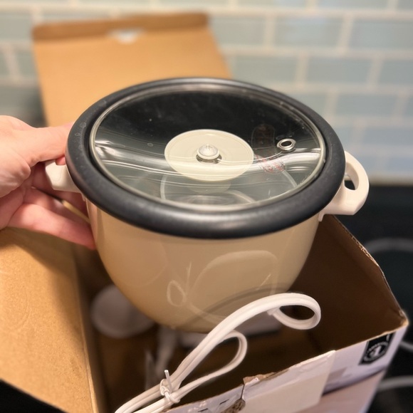 Aroma 4-Cup Rice & Grain Cooker with Glass Lid - Beige kitchen tool - Picture 4 of 6